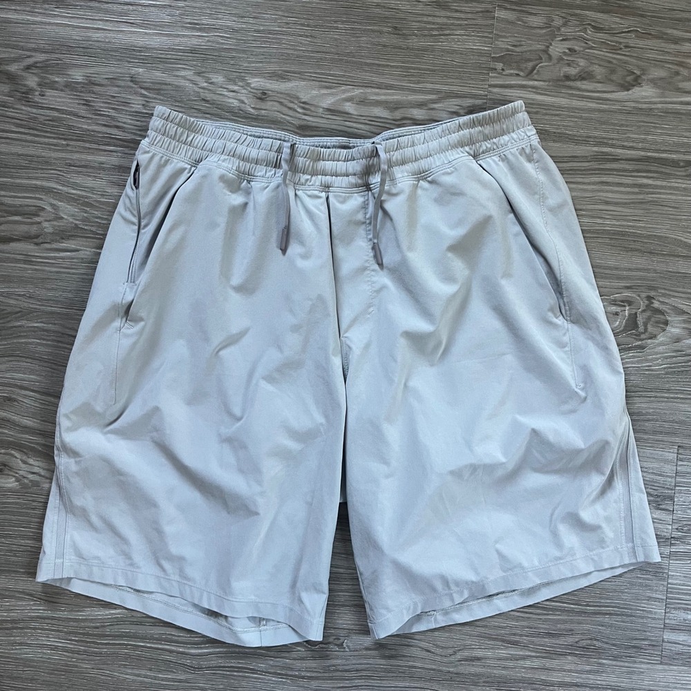 Lululemon Pace Breaker Lined Shorts XL Light Grey 9 Inch Inseam LM7B87S